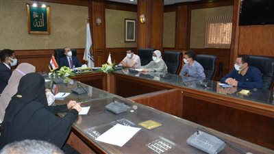 نائب محافظ سوهاج يجتمع بوحدة نظم المعلومات الجيومكانية