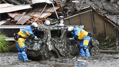 عاجل| انهيارات أرضية أبتلعت البشر والحجر