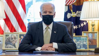 استطلاع: 62 % من الأمريكيين راضون عن أداء بايدن بشأن بكوفيد-19