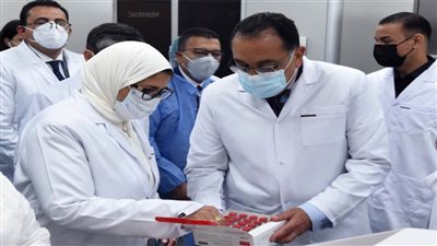 موجز الرابعة| مصر تنتج أول لقاح كورونا في إفريقيا.. وتشارك في إخماد حريق قبرص