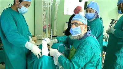 أسنان المنيا تجري 3 عمليات بالمنظار الجراحي لإصلاح مفصل الفك