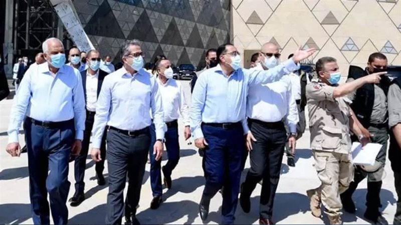 رئيس الوزراء يتفقد