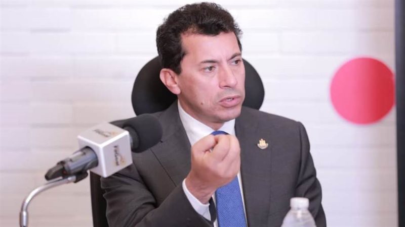 أشرف صبحي - وزير