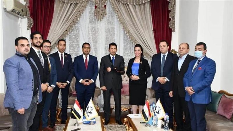 وزير الشباب والرياضة