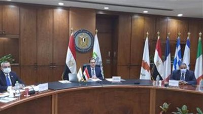 وزير البترول: 
