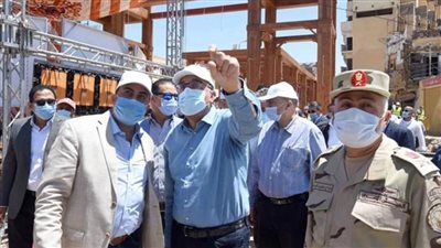 رئيس الوزراء يتفقد أعمال تطوير ميدان المحطة والسوق السياحي