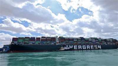 رئيس هيئة قناة السويس يعلن التوصل الى اتفاق بشأن أزمة السفينة 