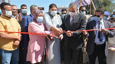 محافظ سوهاج يفتتح السوق الحضري المركزي ويتفقد مشروعات 