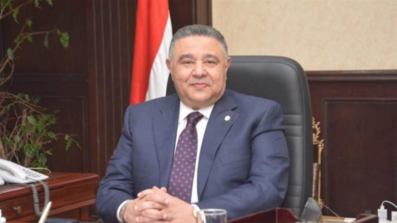 عمرو حنفي محافظ البحر