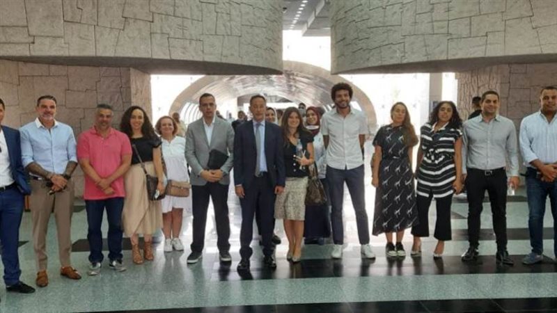 خلال الاجتماع