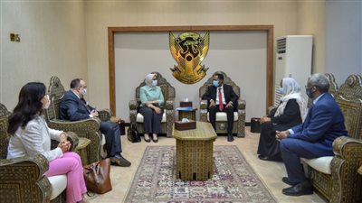 وزيرة الصحة تصل 