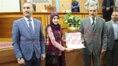 محافظ كفر الشيخ: الطفلة اليتيمة حرصت على حفظ القرآن فوصلت للعالمية