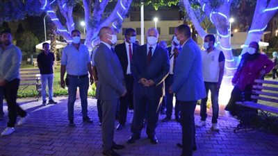 محافظ القاهرة يعيد النور للحدائق