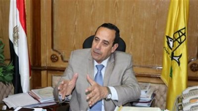 محافظ شمال سيناء يؤكد على تفعيل دور رؤساء مجالس المدن والأحياء