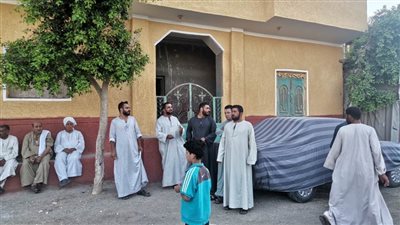  وفد من الصحة يزور الناصرية بالمنيا لأخذ عينات من أقارب المتوفين