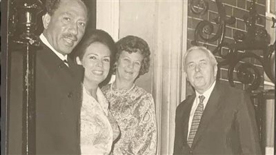 السفارة البريطانية تنشر صورا نادرة للسيدة جيهان السادات..شاهد