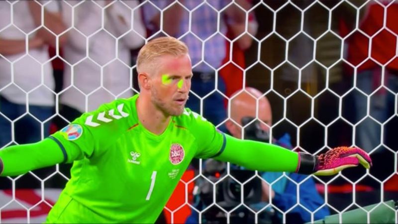 استخدام الليزر ضد