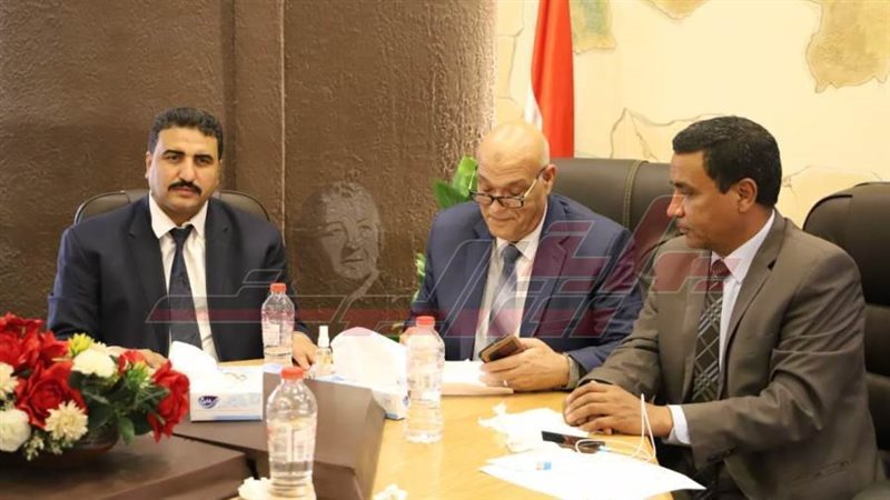 اللجنة المشرفة علي