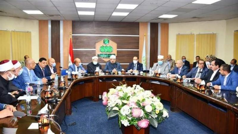 وزير الأوقاف أثناء