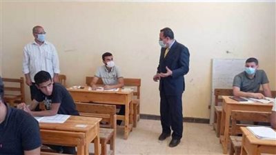 محافظ شمال سيناء يتفقد لجان امتحانات الثانوية العامة في مدينة العريش