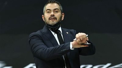 بعد رحيله لتدريب الأهلي.. لجنة الزمالك تبحث عن بديل لأوجستي بوش