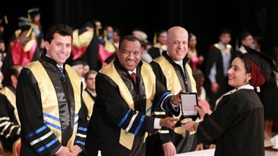 وزير الشباب يشهد حفل تخرج دفعة جديدة من كلية النقل البحري والتكنولوجيا