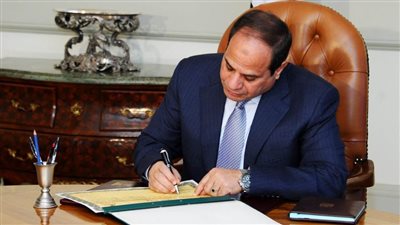 السيسي يصدق على قانون ربط موازنة الهيئة العامة للموانئ البرية والجافة للسنة المالية