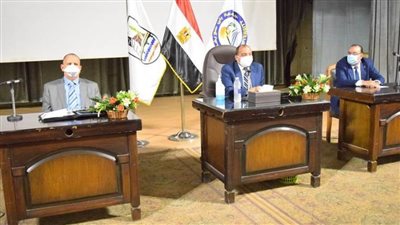 رئيس جامعة بني سويف: هناك اهتمام كبير بإعداد القيادات الجامعية