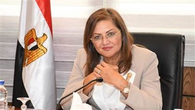 وزارة التخطيط تسلم 5 مراكز تكنولوجية نموذجية متنقلة لقطاع الأحوال المدنية