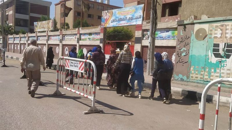 إجراءات مشدده أمام