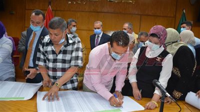 القليوبية: التوقيع على استمارات حصر 
