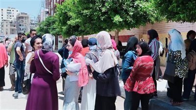 تباين آراء طلاب الثانوية العامة حول امتحان اللغة الأجنبية الثانية