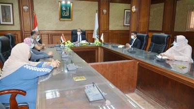 نائب محافظ سوهاج يجتمع بإدارة خدمة المواطنين بديوان عام المحافظة