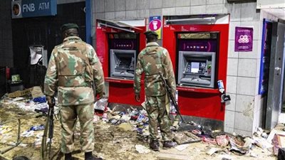 عاجل| ارتفاع عدد القتلى إلى 72 في أعمال شغب بجنوب إفريقيا