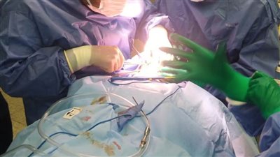 مستشفى سوهاج الجامعي ينقذ حياة شاب مصاب بقطع بالرقبة طوله ٢٠ سم