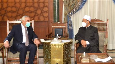 سفير العراق في مصر يلتقي شيخ الأزهر أحمد الطيب