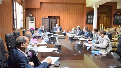 سلسلة اجتماعات لرئيس جامعة بنى سويف 