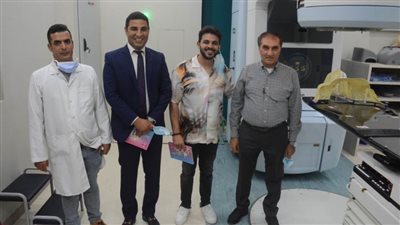 المطرب محمد رشاد يدعم مركز أورام الفيوم 