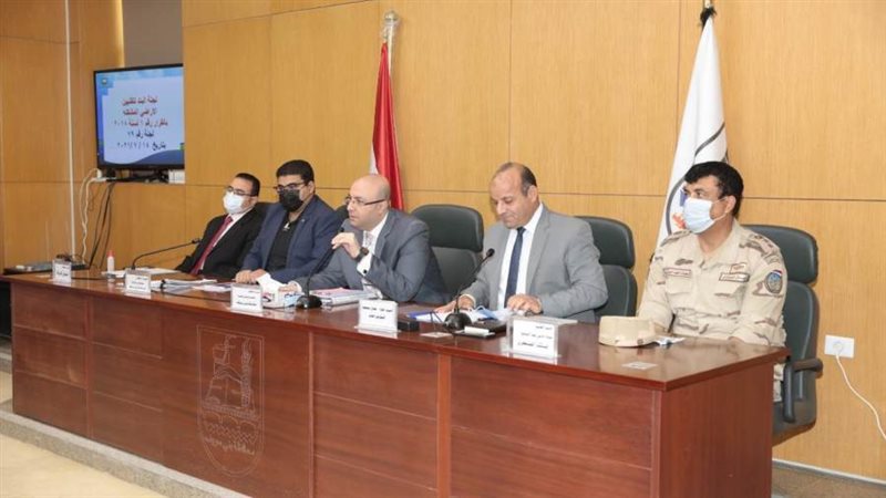 خلال اجتماع لجنة