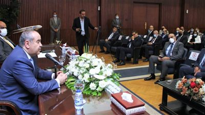 وزير الطيران يلتقي مديرى مكاتب ومحطات مصر للطيران الجدد بدول العالم  