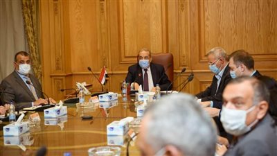 وزير الدولة للإنتاج الحربي ووزير صناعة بيلاروسيا يبحثان مستجدات موضوعات التعاون المشترك