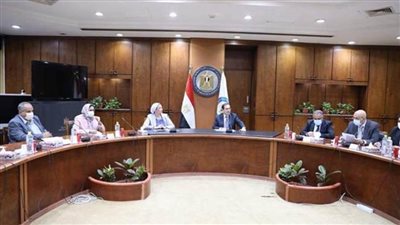 وزيرا البترول والبيئة يبحثان أسس التوافق البيئي لأنشطة التعدين واستغلال الثروات التعدينية