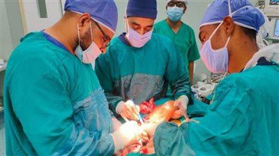 أورام أسوان يجري 26 عملية جراحية دقيقة خلال يومين