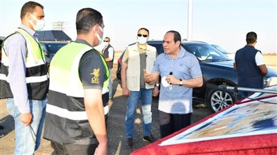 الرئيس السيسي يوجه بتطوير طرق الساحل الشمالي لاستيعاب الحركة المرورية والتجارية بالمنطقة
