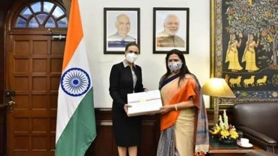 سفيرة مصر بنيودلهي تبحث مع وزيرة الدولة للشئون الخارجية الهندية تنسيق المواقف في المحافل الدولية