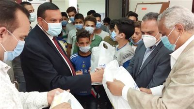 محافظ البحيرة يتفقد دور الرعاية الاجتماعية بالأبعادية ويقدم الهدايا للأطفال
