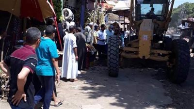 حملات نظافة مكبرة علي الشوارع والميادين بالمنشاة