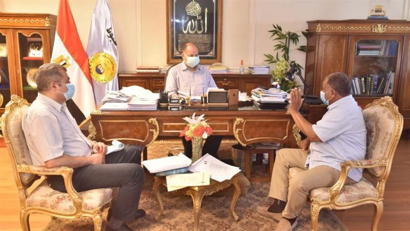 محافظ أسيوط ووكيل