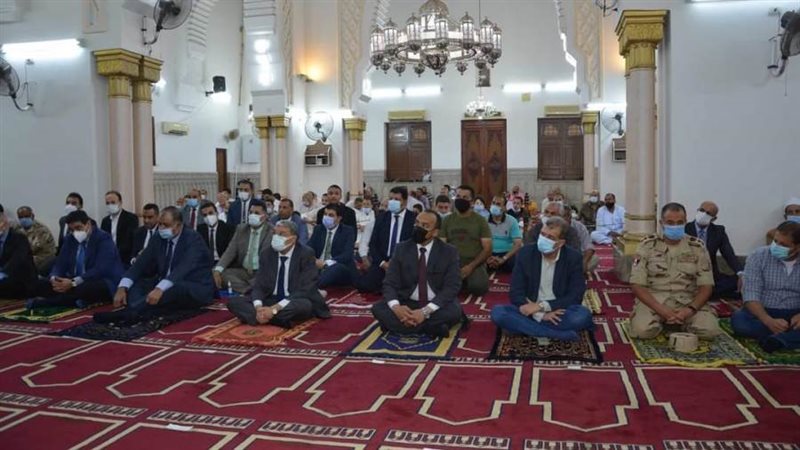 محافظ المنيا يؤدي