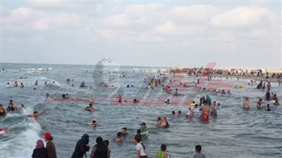 إقبال كبير من المعيدين والمصطافين على مصيف بلطيم بكفر الشيخ